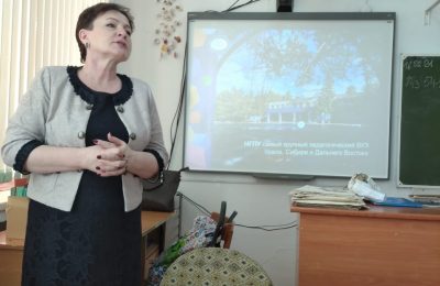 Виртуальную экскурсию по НГПУ провели преподаватели для венгеровских выпускников