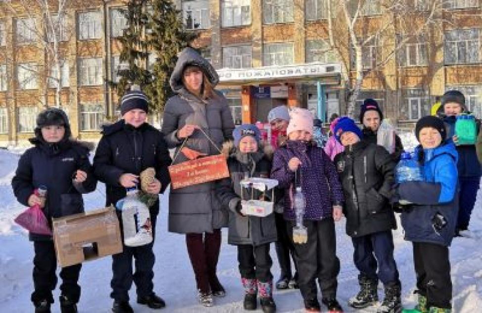 Столовую для пернатых открыли второклассники Венгеровской средней школы № 1