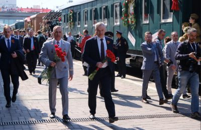 Ретро-поезд «Эшелон Победы» торжественно прибыл на вокзал Новосибирск-Главный