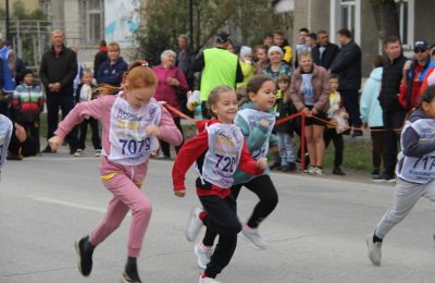 Двухлетняя София Вайн стала самой юной участницей «Кросса нации-2022»