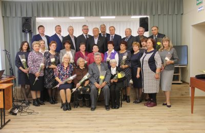 Торжественное вручение юбилейного знака «85 лет Новосибирской области» началось в Венгерово