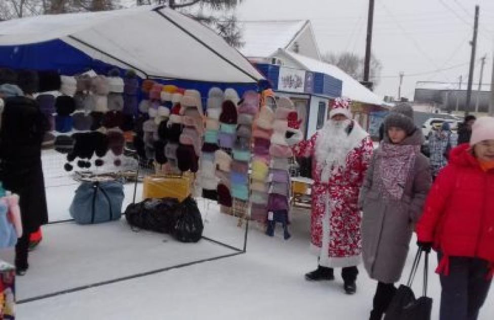 Дед Мороз побывал на ярмарке в Венгерово