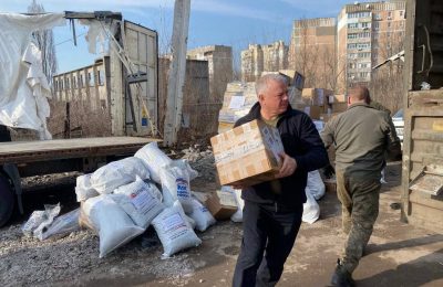Большую партию гуманитарной помощи доставили из Новосибирской области в Луганск