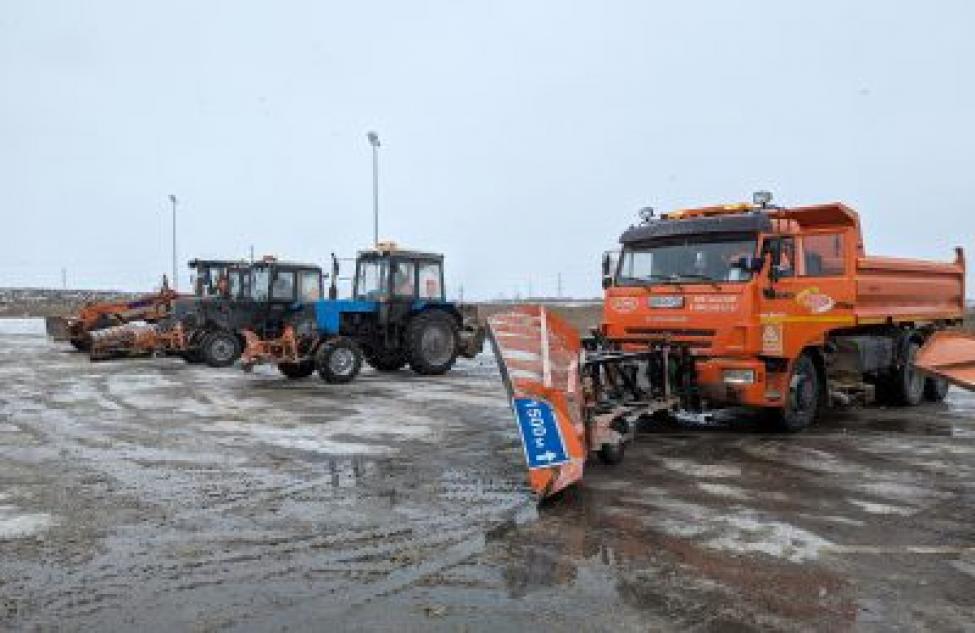 На 100 новых машин пополнился автопарк снегоуборочной техники в регионе