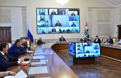 Губернатор Андрей Травников поручил провести мероприятия, посвященные Дню Победы, масштабно, организованно и безопасно