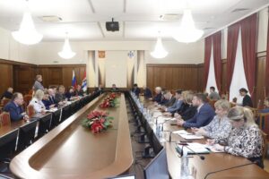 Дровишек на зиму добавят: жителям северных районов региона