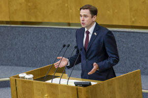 Александр Аксёненко высказался против передачи коллекторам полномочий по взысканию долгов за ЖКХ