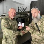 Сергей Шилов передал на СВО микроавтобус и внедорожник