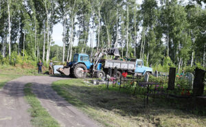 Субботник на кладбище