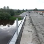 Мост через реку Омь у села Старые Карачи отремонтируют до конца 2025 года