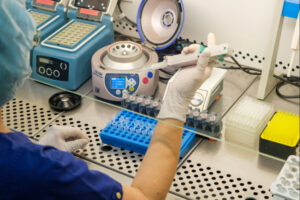 Врач-бактериолог: Основной фактор формирования устойчивости к антибиотикам – нарушение режима приема лекарств