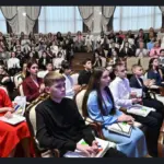 Две талантливые девушки из Венгерово стали губернаторскими стипендиатами