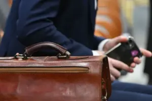 Борьба с коррупцией: введение непрерывного режима антикоррупционного контроля за доходами, расходами и имущественными обязательствами