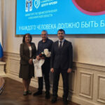 Нагрудные знаки «Почетный донор Новосибирской области» вручили 20 жителям региона
