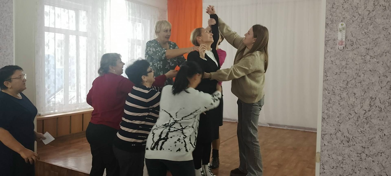 Театральному искусству обучили педагогов Венгеровского района