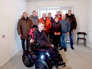 Александр Аксёненко рассказал о новогоднем подарке для инвалида с детства, живущего в микрорайоне Шлюз