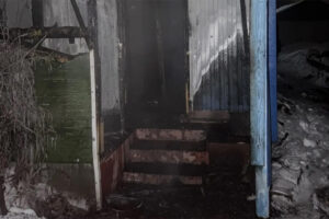 Пожар в частном доме унес жизни мужчины и женщины в Новосибирской области