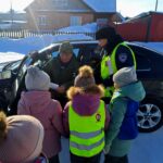 Дошкольники патрулировали дороги вместе с сотрудниками ГАИ под Новосибирском