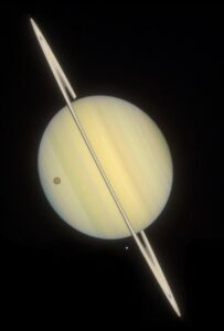 Ретроградный Сатурн: еще 11 спутников обнаружили ученые