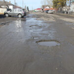 Губернатор Андрей Травников потребовал как можно скорее приступить к ямочному ремонту