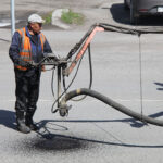 Губернатор Новосибирской области потребовал ужесточить контроль качества дорожных работ