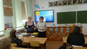 О подвигах женщин страны и Венгеровского района рассказали школьникам