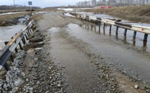 В Новосибирской области на 7 дорогах временно отсутствует проезд транспорта из-за паводка