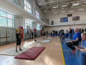 Гиревики шести школ Венгеровского округа выявляли сильнейших