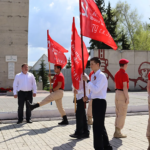 Трем лучшим школам вручены копии Знамён Победы