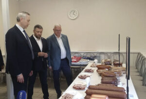 Губернатор посетил Венгеровский мясокомбинат