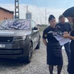 Элитный автомобиль арестовали приставы у жительницы Новосибирска