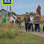 Кресным ходом с иконой прошлись казаки по деревне Ахтырка