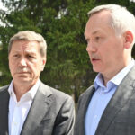 Травников и Жуков проинспектировали работы по благоустройству в Искитиме